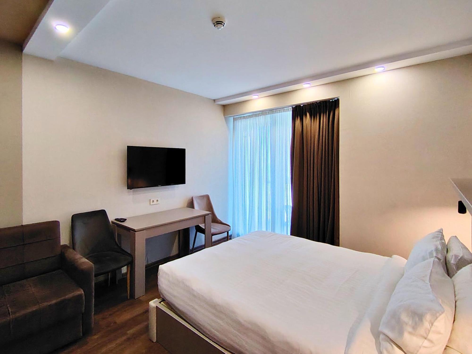 Aphrodite Apartments 巴统 外观 照片